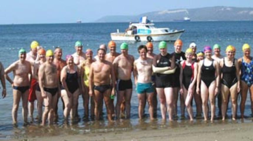 &Ccedil;anakkale Boğazını y&uuml;zerek ge&ccedil;ecekler