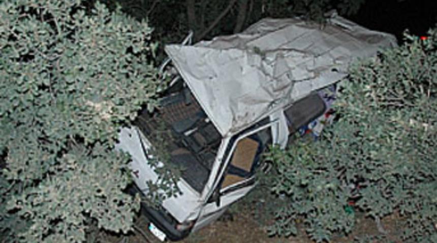 Eskişehir'de mıcır kazası: 3 &ouml;l&uuml;, 1 yaralı