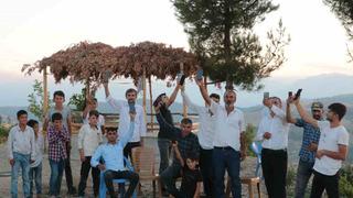 Yer: Kahramanmaraş... Cep telefonlarını havaya kaldırarak isyan ettiler!