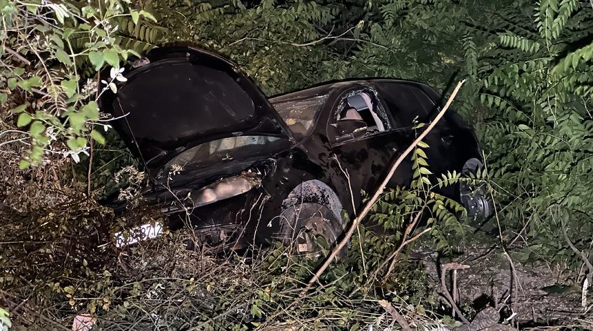 Karabük'te yol kenarına devrilen otomobildeki 3 kişi yaralandı