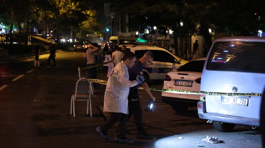 Beyoğlu'nda silahlı saldırı: 1 kişi öldü, 1 kişi yaralandı