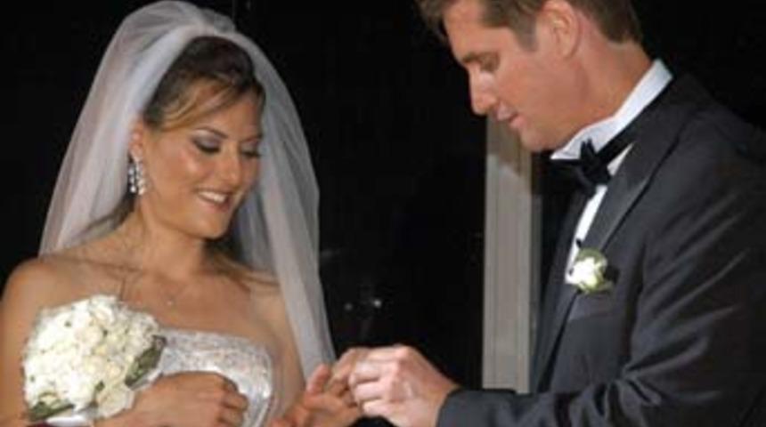 Zeyno Baran ile Matt Bryza evlendi