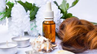 Boşuna yüzlerce lirayı çöpe atmayın! Evde az maliyetle yapabileceğiniz kolay saç bakım maskesi tarifleri