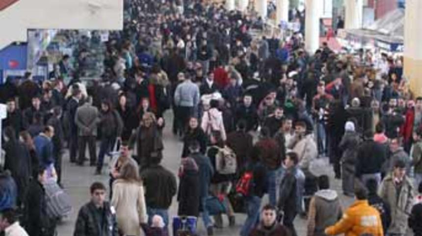 T&uuml;rkiye yollarda, bayram trafiği başladı