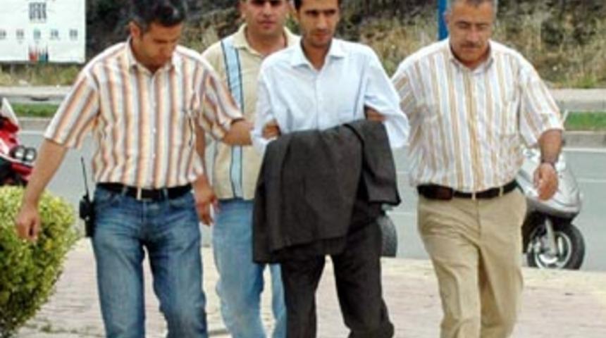 Sahte  kaymakam yakalandı