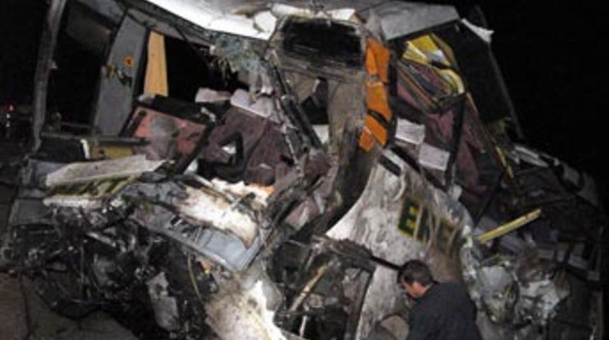 Osmaniye'de trafik kazası: 4 &ouml;l&uuml;, 6 yaralı