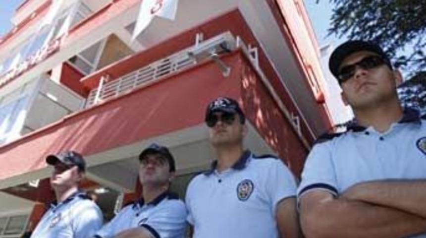 Başı taşla ezilerek &ouml;ld&uuml;r&uuml;len kız cinayetinde g&ouml;zaltı