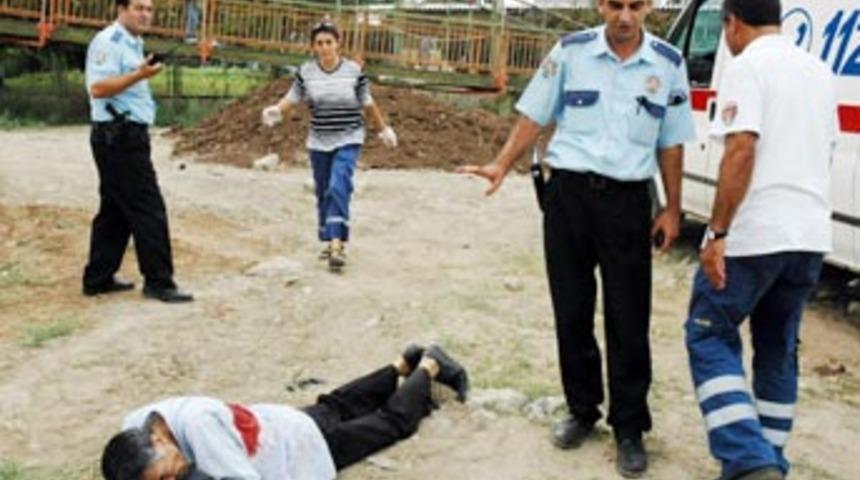 Sarkıntılık yapan dayısını bı&ccedil;akladı