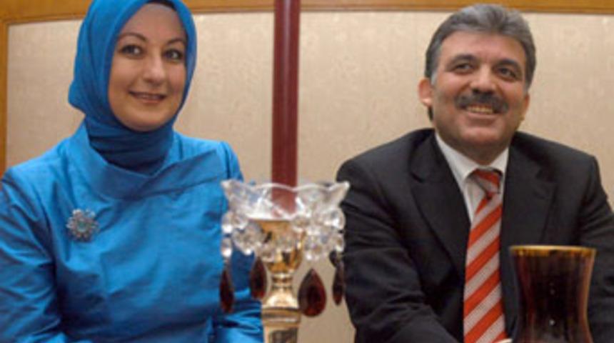 K&ouml;şk'e Hayrunnisa G&uuml;l eli