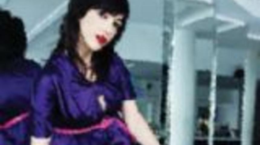 'Gay' ikonu se&ccedil;ilen kadın şarkıcı kim?