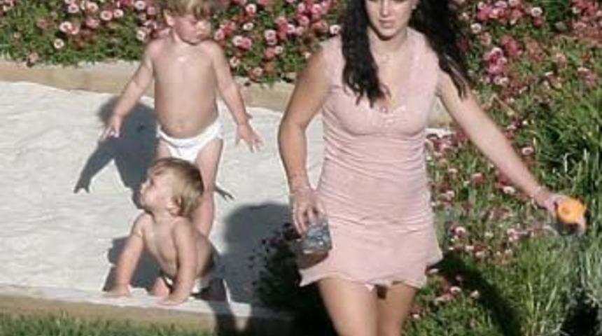 Britney &ccedil;ocuklarını kaybetti