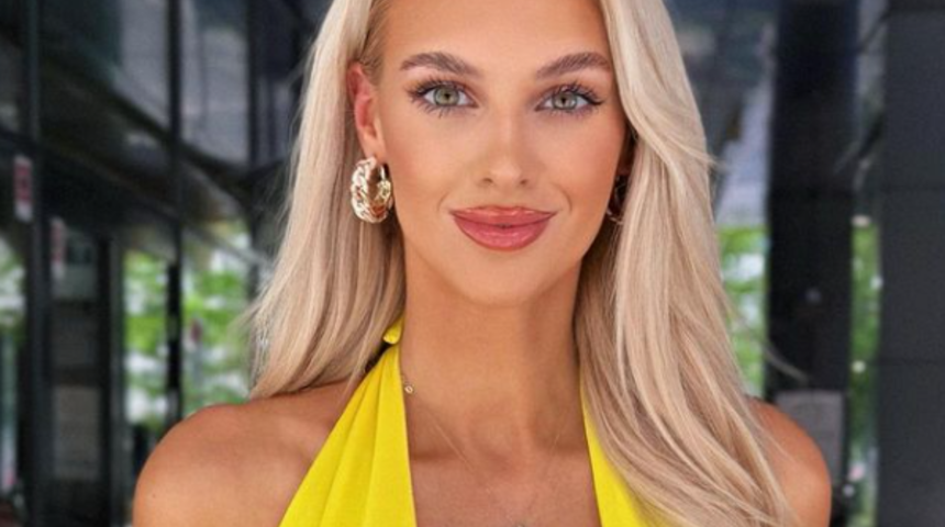 Pazartesi sendromu sosyal medya fenomeni Veronika Rajek’e uğramadı! Göğüslerine küçük gelen bikinisiyle tatilin tadını çıkarttı