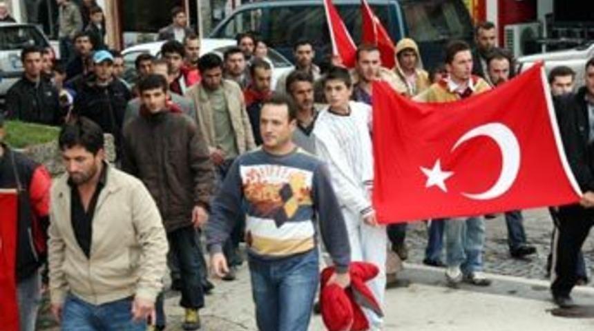 T&uuml;rkiye ter&ouml;r&uuml; lanetledi