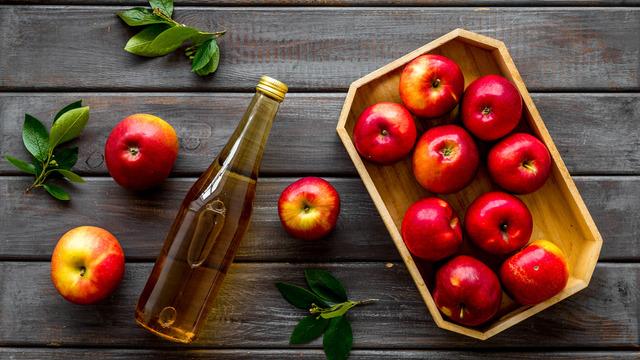 Elma sirkesinin saça faydaları: Elma sirkesi saça nasıl uygulanır?