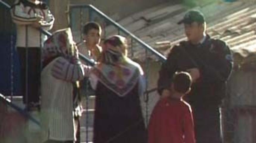 Hırsız ev sahibini &ouml;ld&uuml;rd&uuml;