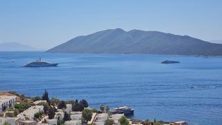 Süper yatlar peş peşe Bodrum'a geldi! Görenler dönüp bir daha baktı