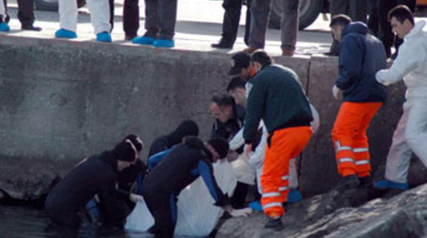 Bellerinden taşa bağlanmış iki ceset bulundu