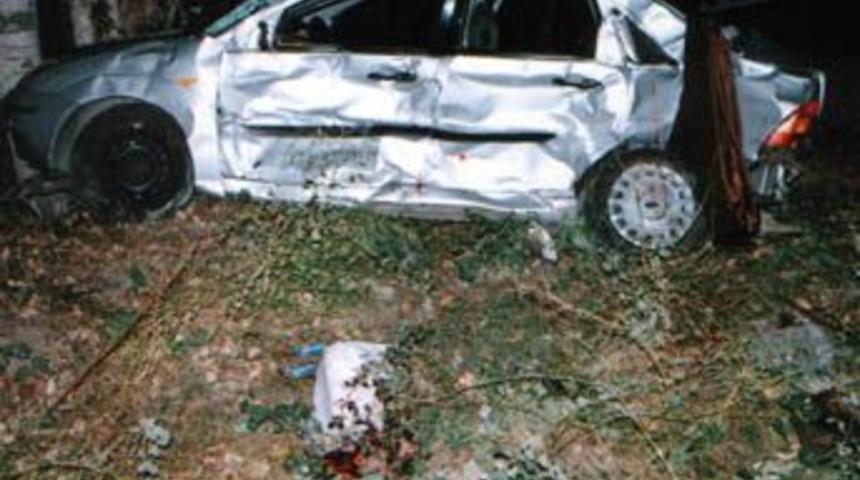 Yolcu otobüsü otomobille çarpıştı: 4 ölü