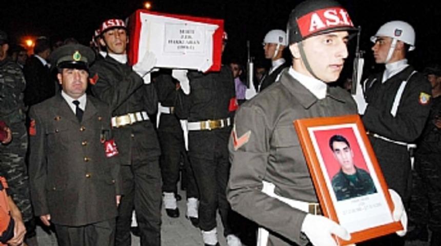 Diyarbakır şehidine ağladı