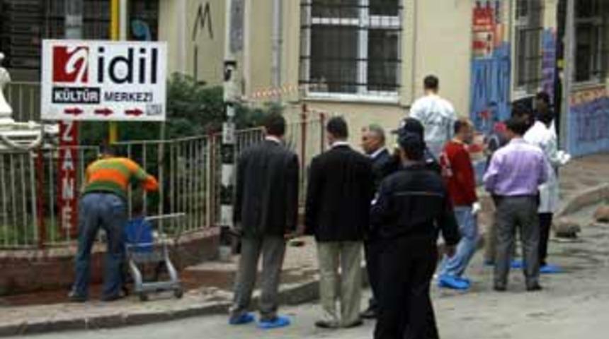 Kız ka&ccedil;ırma &ccedil;atışması: 3 &ouml;l&uuml;