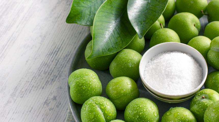 Erik kilo aldırır mı? Diyette kaç erik yenir?