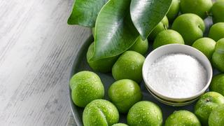 Erik kilo aldırır mı? Diyette kaç erik yenir?