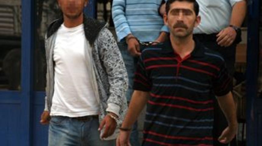 &Ccedil;ocuklarını benzin d&ouml;kerek yakacaktı