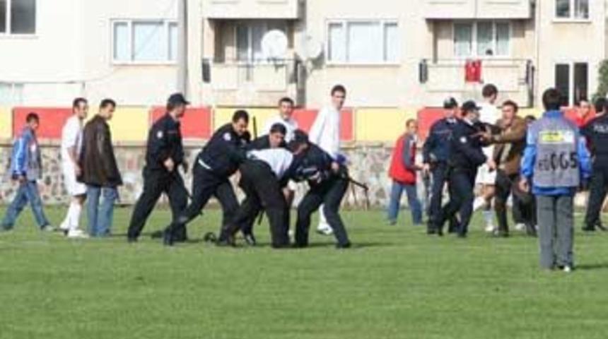 Yeşil sahalarda yine şiddet