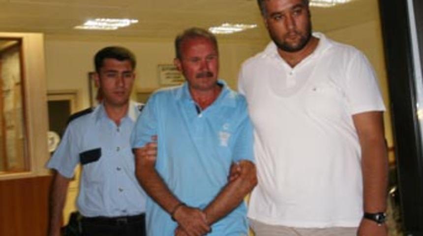 Sahte &ccedil;ek i&ccedil;in damadını &ouml;ld&uuml;rd&uuml;