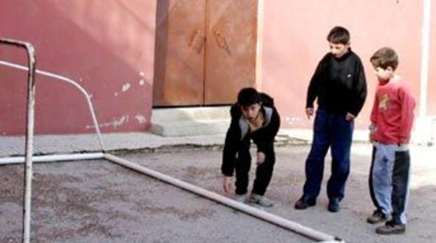 İki g&ouml;z&uuml;n bedeli 270 bin YTL