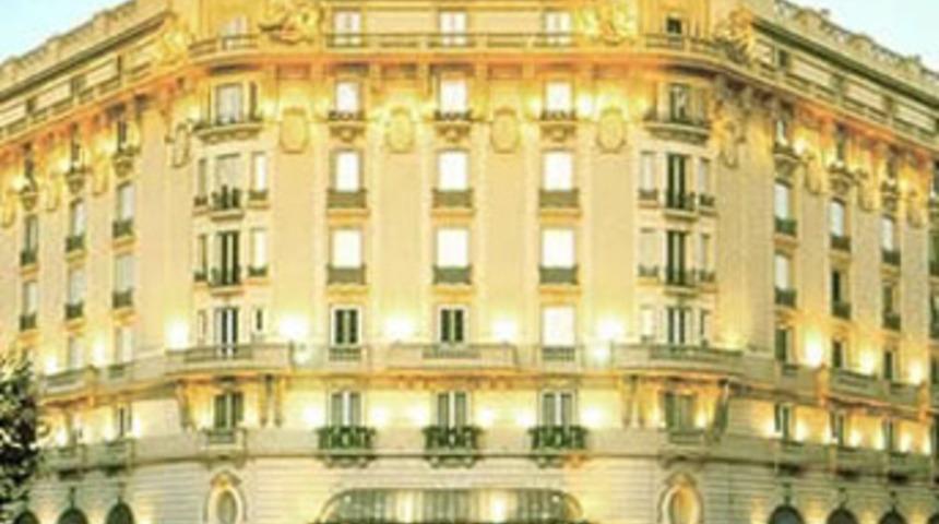 Sahte aristokrat Ritz Hotel'de yakayı ele verdi