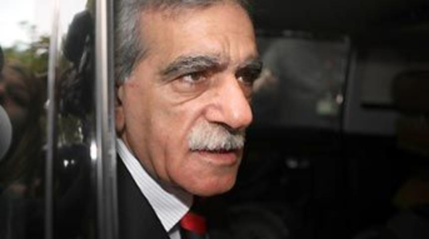 DTP'ye mesaj: PKK ile aranıza mesafe koyun