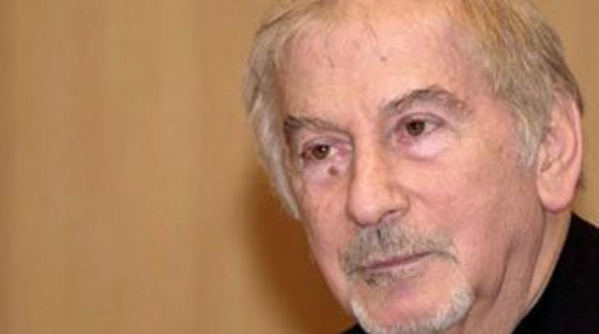 İlhan Sel&ccedil;uk'un k&ouml;şesi yine boş