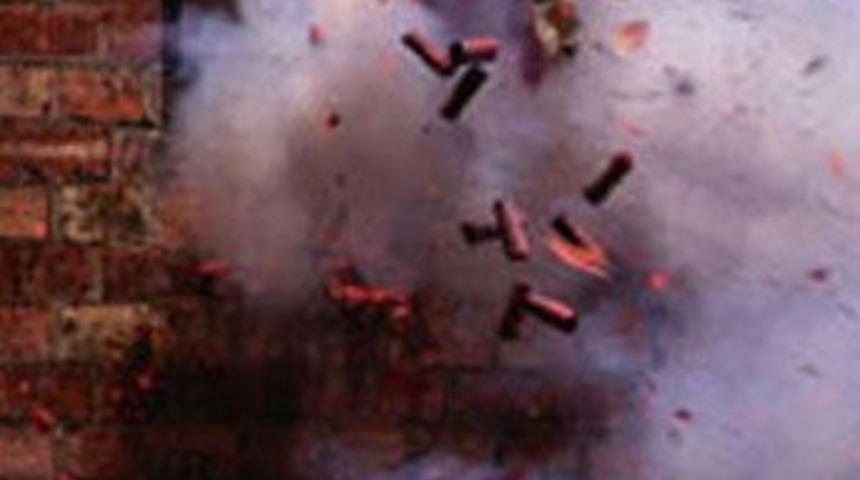 Maltepe'de bim mağazasına bırakılan bomba patladı