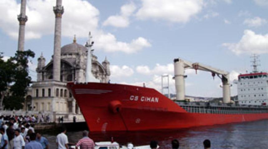 Boğazda facia son anda atlatıldı