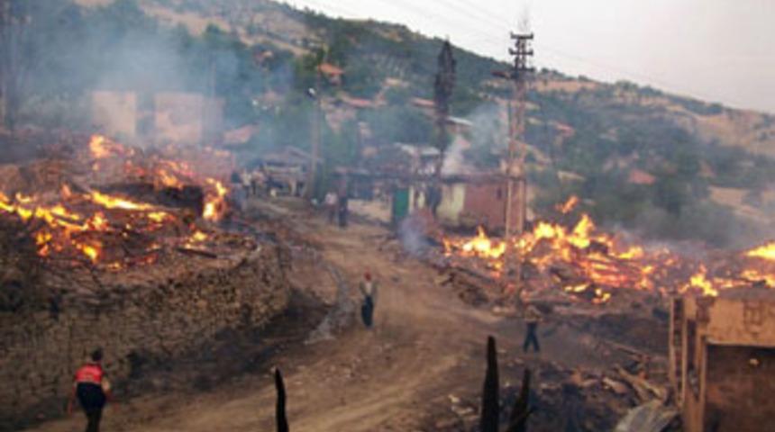 10 yaşındaki &ccedil;ocuk k&ouml;y&uuml; yaktı
