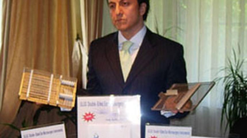 Prof.Uluğ'un b&uuml;y&uuml;k başarısı