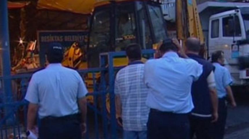 Beşiktaş halk pazarı yıkıldı: 1 g&ouml;zaltı