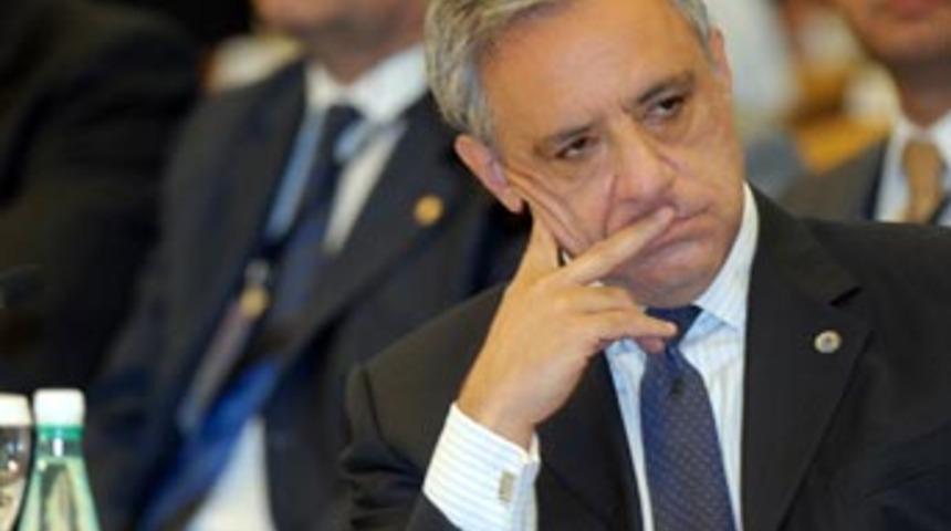 Oskanian: "T&uuml;rkiye sınırı a&ccedil;malı"