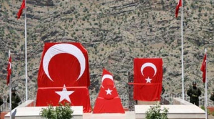 &Ccedil;ukurca Şehitler Anıtı a&ccedil;ıldı