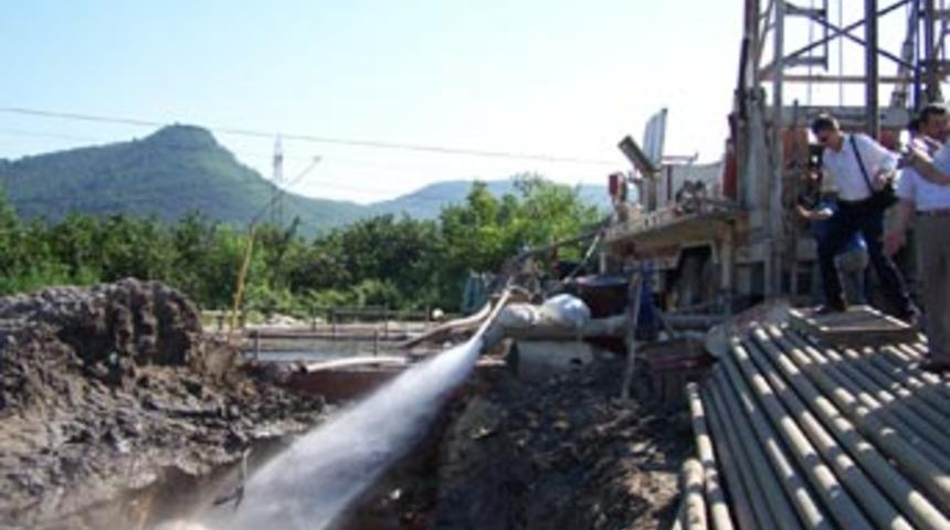 Akyazı'da bin 200 metre'de sıcak su bulundu