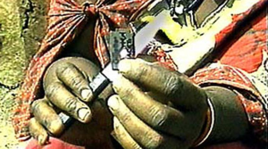 Mısır kadın s&uuml;nnetini yasakladı