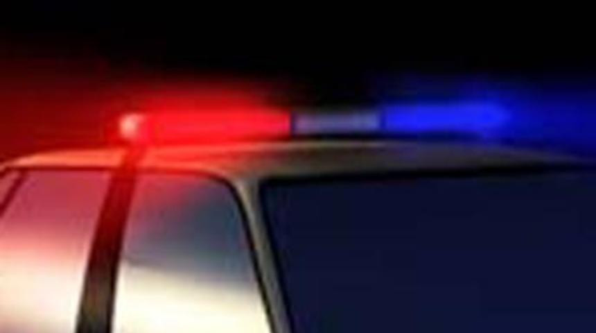 Ka&ccedil;an hırsıza polis aracı &ccedil;arptı