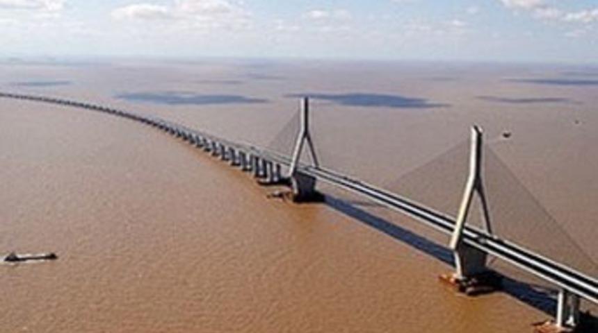 &Ccedil;in'de 36 kilometrelik deniz k&ouml;pr&uuml;s&uuml;