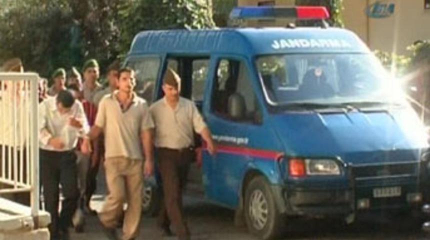 &Ccedil;ete lideri kendisini ihbar eden babasını &ouml;ld&uuml;rm&uuml;ş