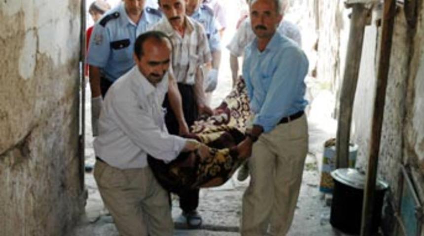 İşsizliğe dayanamayan baba kendini astı