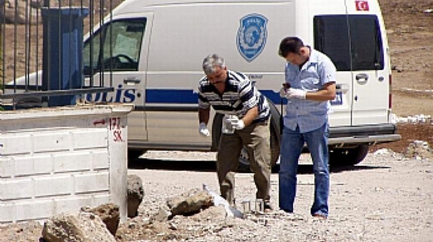 Arazide oynayan &ccedil;ocuklar  el bombası buldu