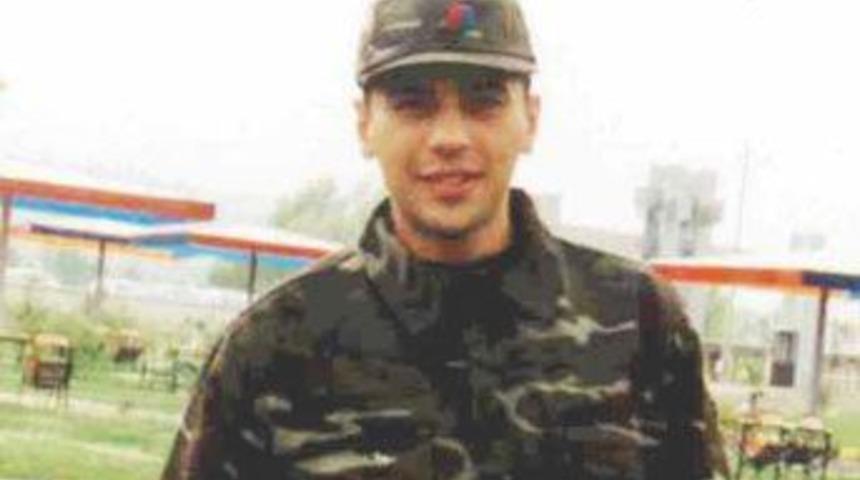 İşte Emre Altuğ'un askerlik fotoğrafları