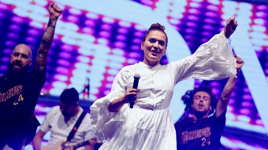 "Dünya Düzce Günleri" Demet Akalın konseriyle sona erdi