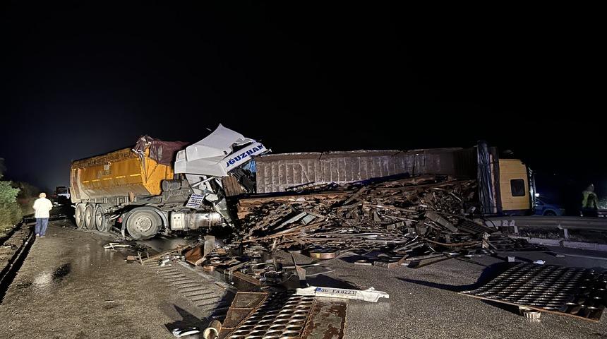 Karabük'te aynı yerde meydana gelen iki kazada 4 kişi yaralandı